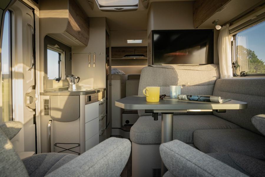 Интерьер Hymer Exsis-t 580 2019 года  (фото 2 из 2)